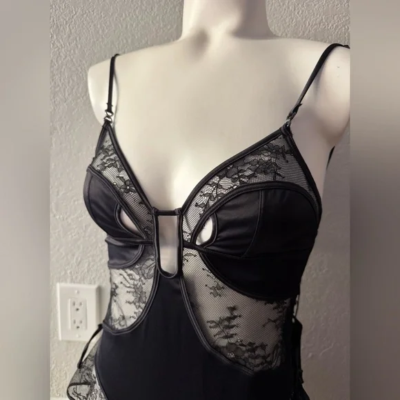 NEW with Tags $155 Honey Birdette Lace Remy Silk Teddy Romper XS